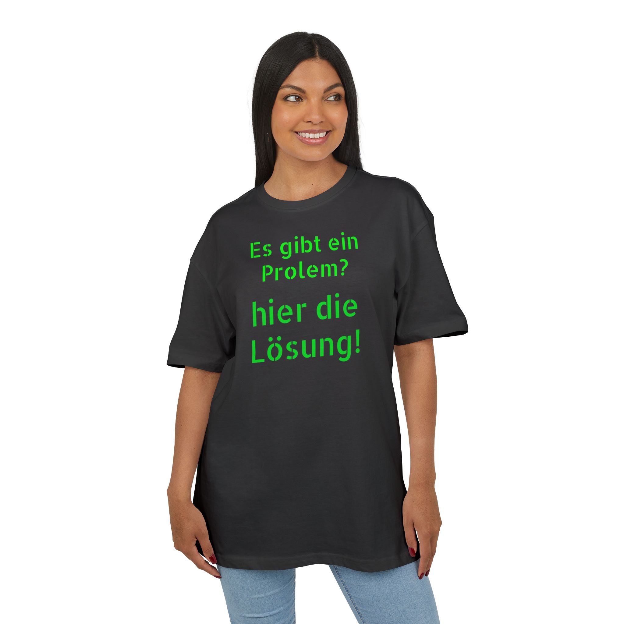 T-Shirt Edition Problemlösung getragen – lässiger Streetwear-Look, ideal für Büro und Freizeit